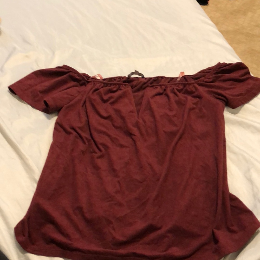 Maroon v neck off the shoulder top